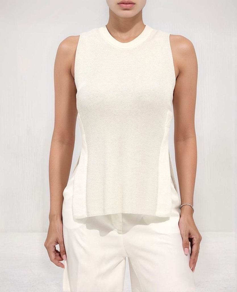 Gamine Gray Mist top – light gray sleeveless tank in cotton-acrylic blend, front view relaxed fit