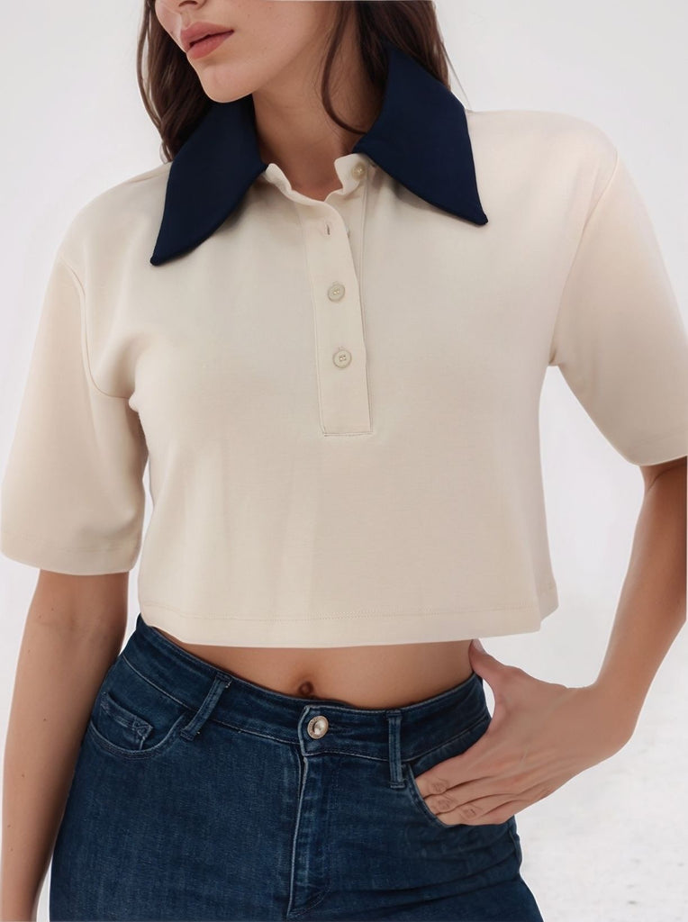 Gamine Polo P – classic beige polo shirt with button placket in modal-polyester blend