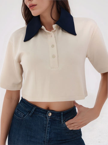 Gamine Polo P – classic beige polo shirt with button placket in modal-polyester blend